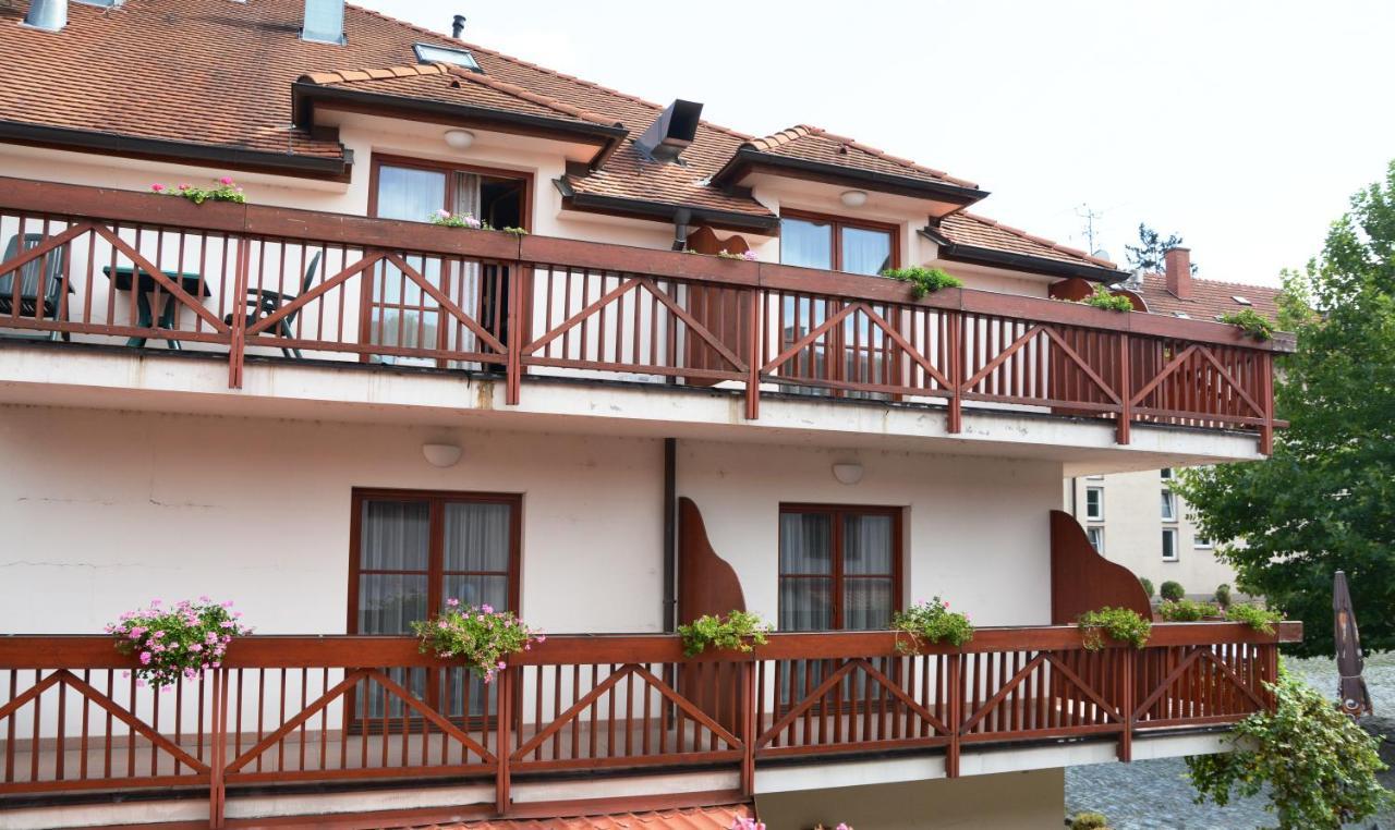 Hotel Kounicky Dvur Dolní Kounice Exterior foto